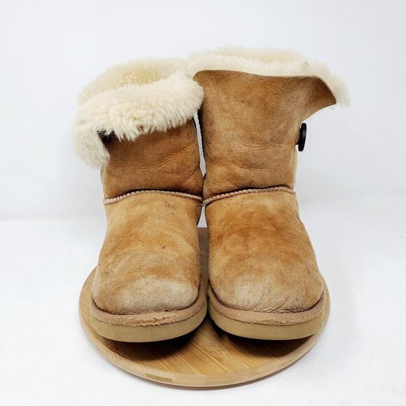 UGG Bailey II Boots Womens 7 Brown Suede‎ Sheepskin Winter Button Classic Shoes - Picture 3 of 11